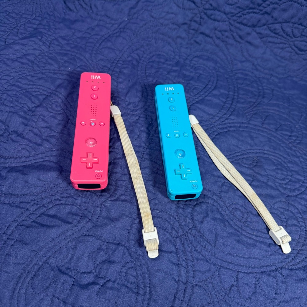 Nintendo Wii Remote Controller Pair Pink and Blue RVL-003 For Parts Repair